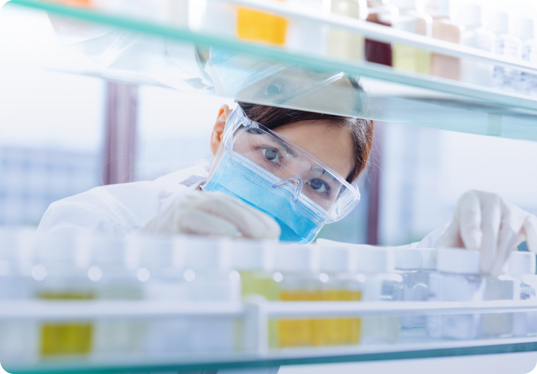 遵循美国食品药品监督管理局（FDA）相关标准，对标国际先进的药品与生物制品监管要求。